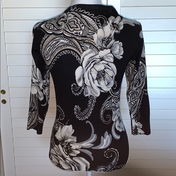 WHBM 3/4 sleeve black & white snap close sweater - Picture 4 of 8